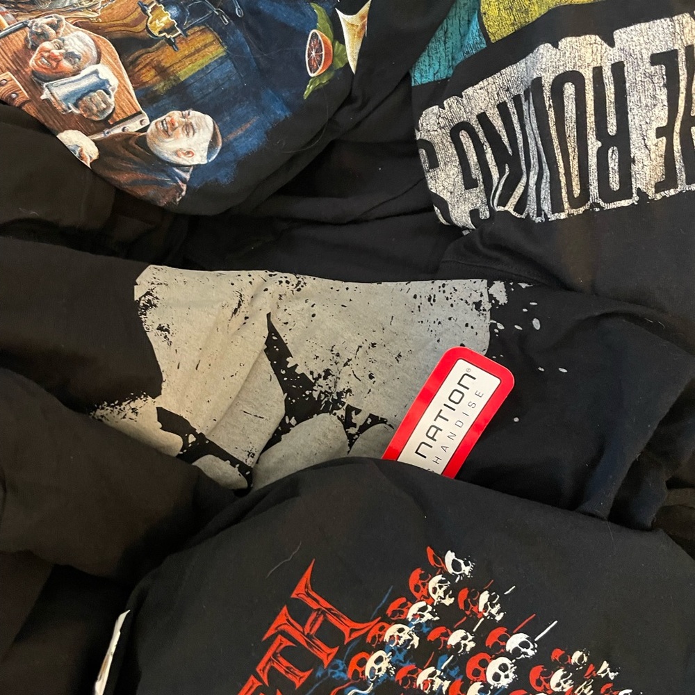 Reseller boxes 14 band tshirts